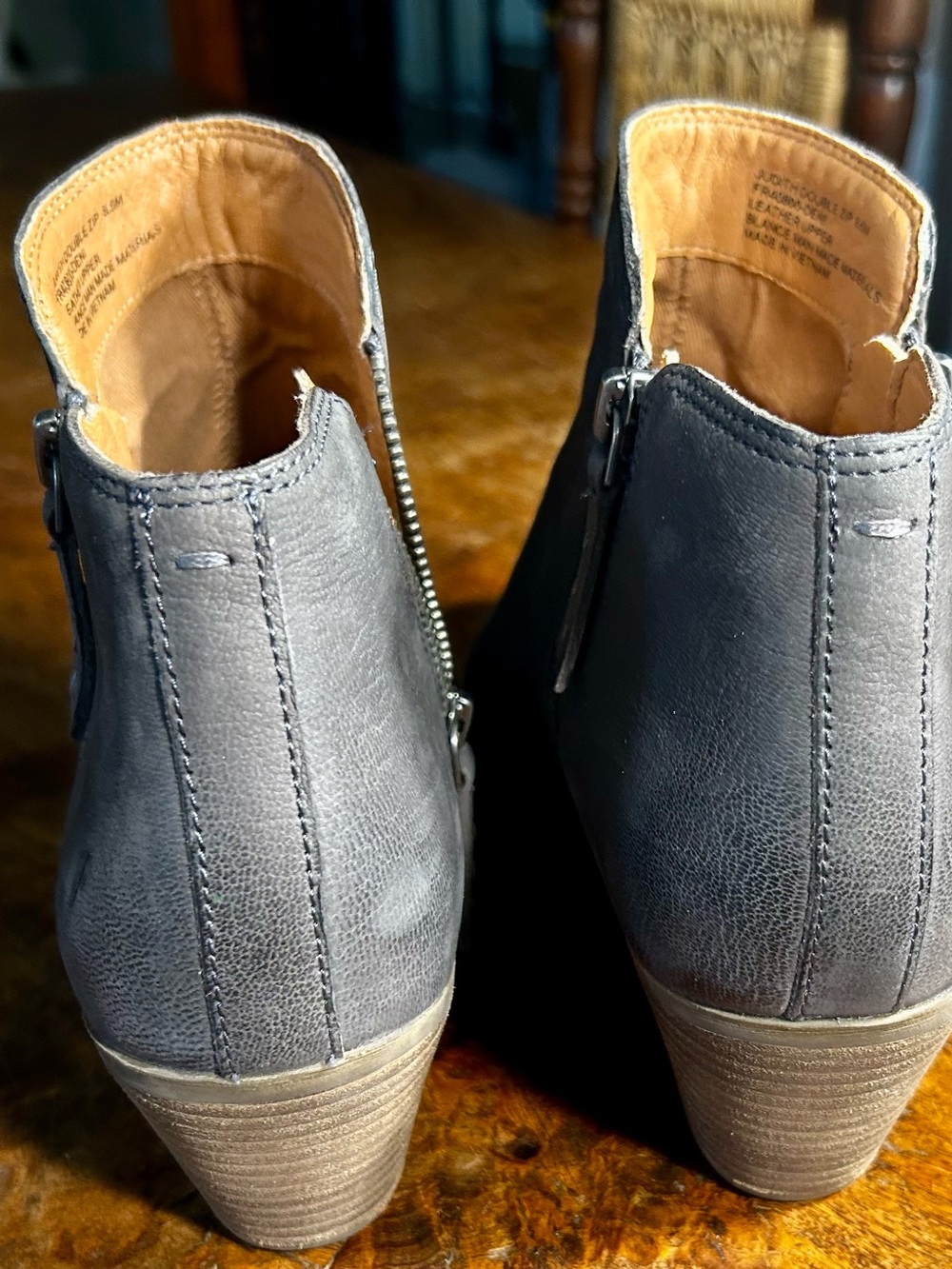 Frye Leather Western Ankle Boots Pointed Toe Inside Zip Size 8.5 M - Picture 3 of 10